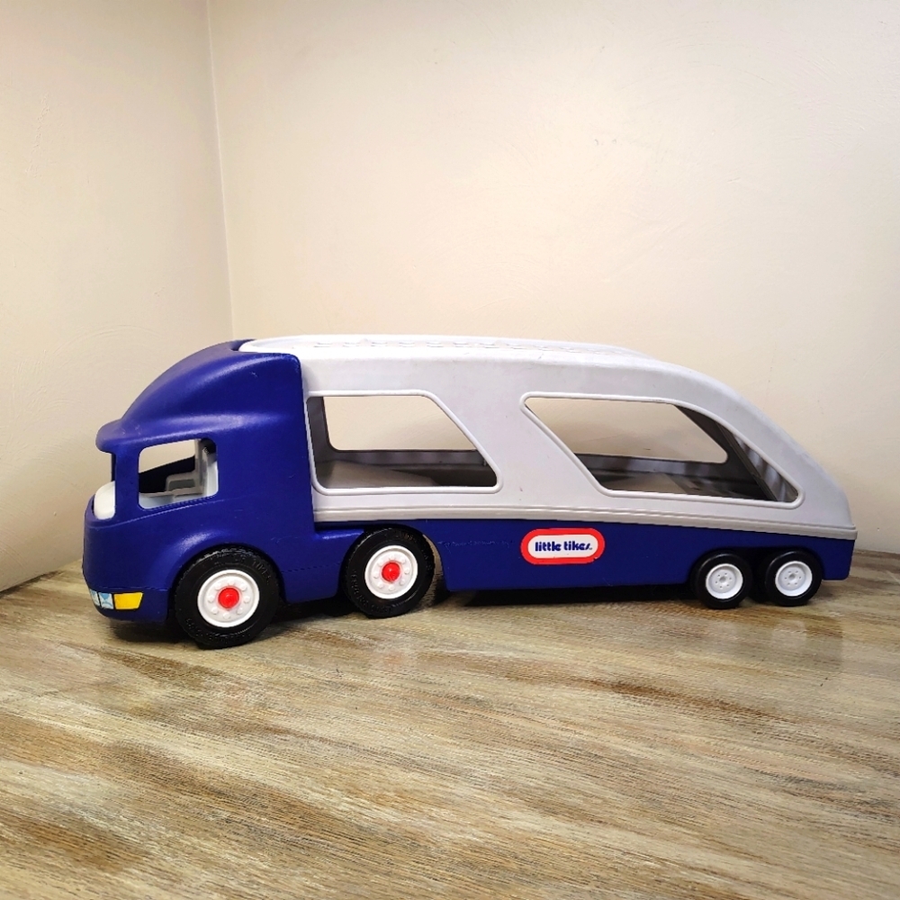 LITTLE TIKES 28 inch semi toy